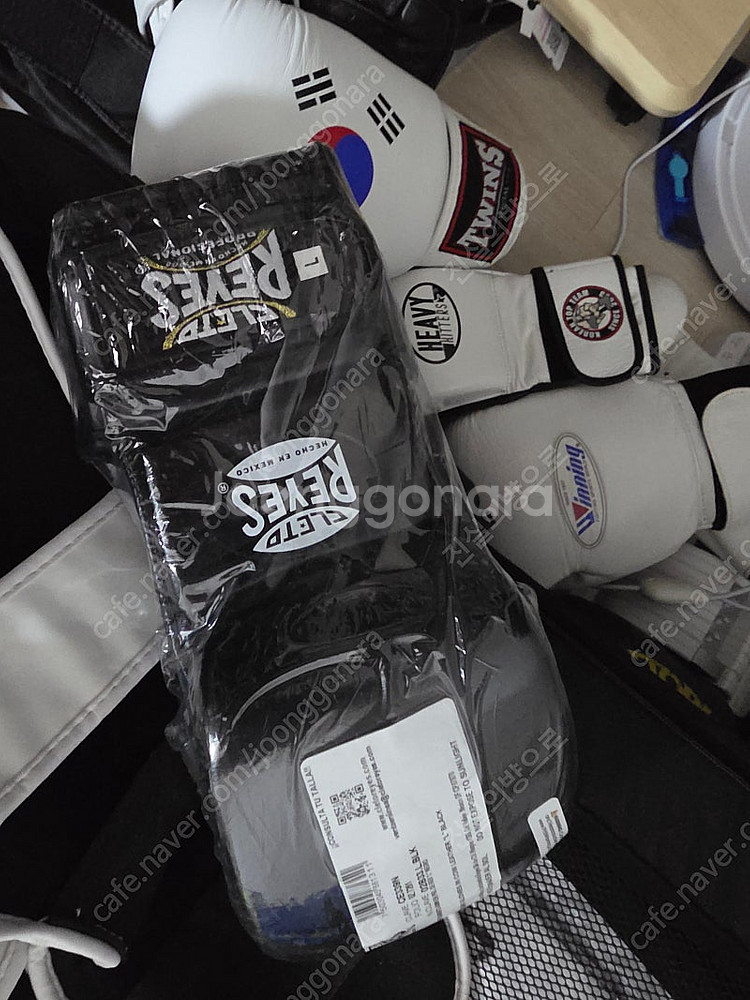 클레토레예스 MMA오픈핑거 글러브 블랙맘바 L사이즈 새상품 팝니다.--2