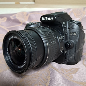 니콘 D90 바디+니콘 af-s 18-70mm DX ED 렌즈. 십 구만원!