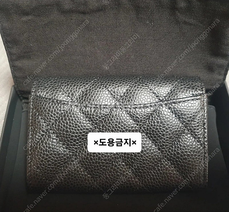 샤넬 클똑(클래식 카드지갑) 블랙금장 케비어 새상품--1