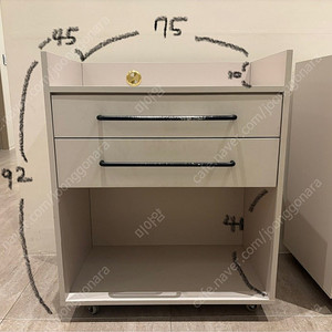 직접 제작한 미용웨건, 미용트레이 총 2대, 1대가격 25만원 판매합니다. 이미지