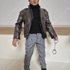 범죄도시 마동석 12인치 피규어 (가격포기)