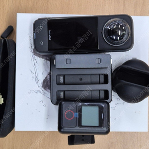 인스타 360 X4 , GPS 미리보기 리모컨 스트랩, 추가배터리, 고속충전기 팝니다.