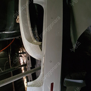 Sm5 l43후범퍼 팝니다(키 깨진곳없고 듀얼입니다 색상 맞으시면 바로 장착하셔도 무관합니다)