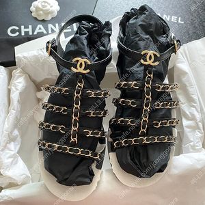 샤넬 체인 스트랩 CC샌들 블랙 금장 37사이즈 새상품