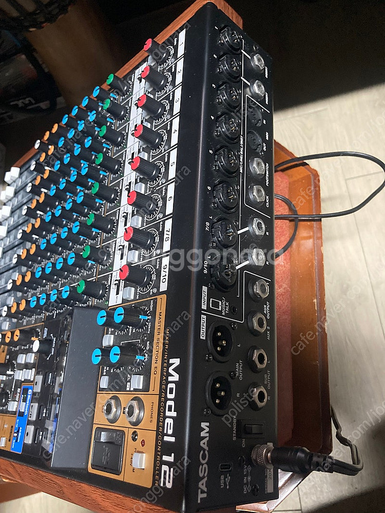 Tascam Model 12 믹서--1