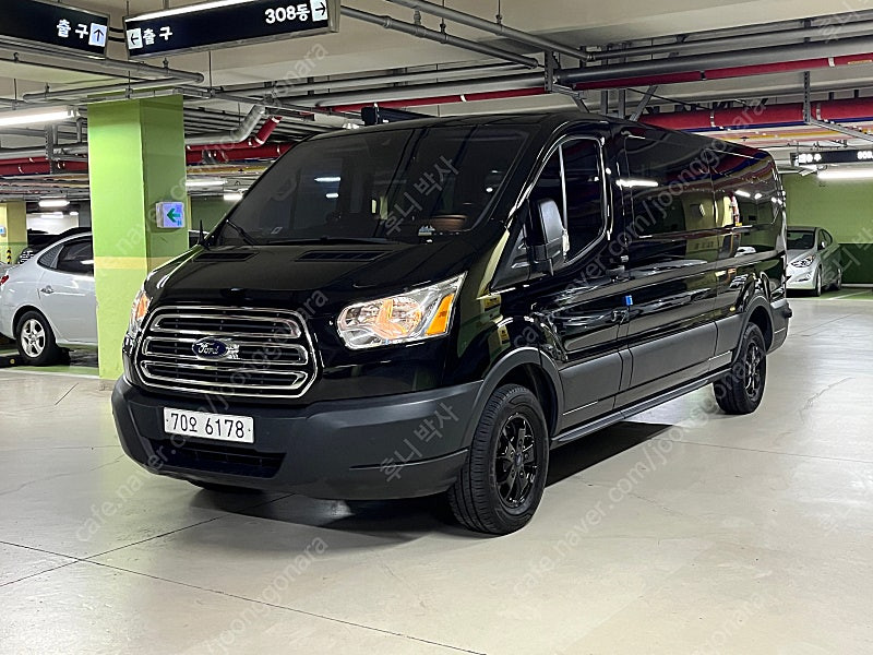 5인승 캠핑카 포드 트랜짓 로우탑 이미지
