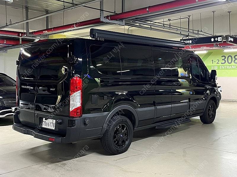 5인승 캠핑카 포드 트랜짓 로우탑 이미지