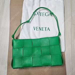 보테가베네타 카세트 숄더백 판매합니다.