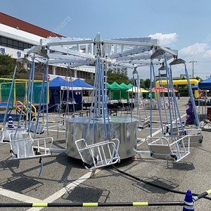유치원 어린이집 행사 놀이기구 대여 회전그네 바이킹 트램폴린 이미지