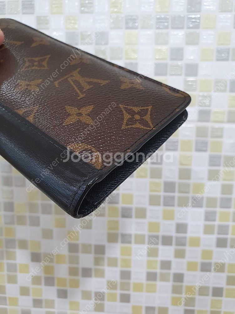 정품 루이비통 마카사르 브라짜 월릿--4