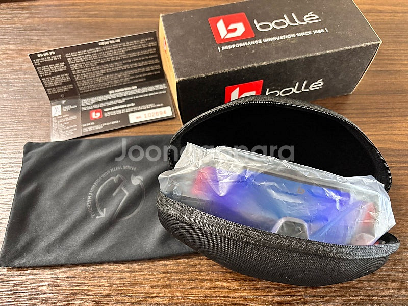 (새제품) 볼레 스포츠 선글라스 (티타늄 매트 볼트 울트라 바이올렛 BS005012)--1