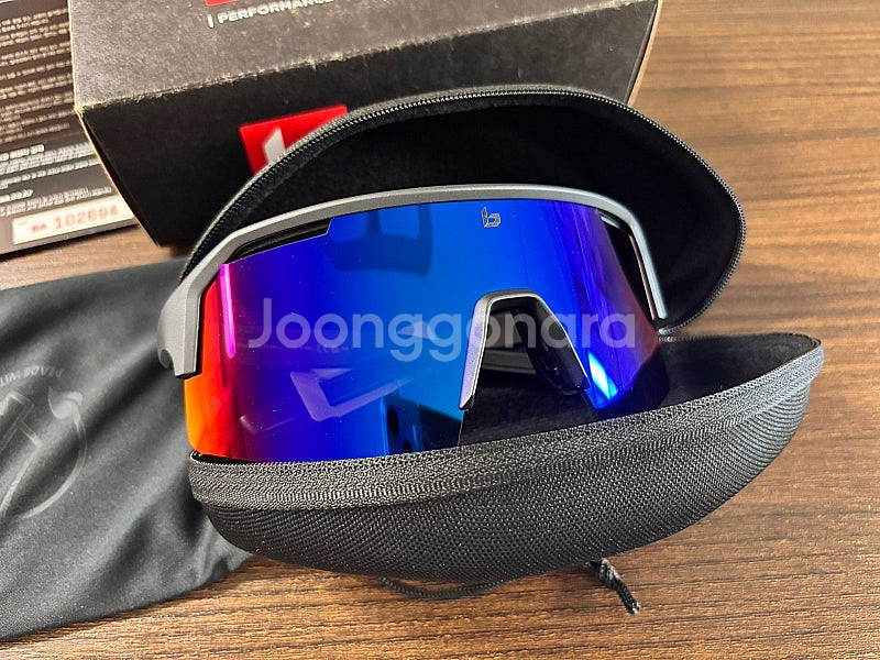 (새제품) 볼레 스포츠 선글라스 (티타늄 매트 볼트 울트라 바이올렛 BS005012)--2