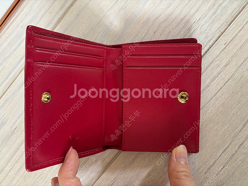 발렌티노 레드 악어가죽 반지갑--2