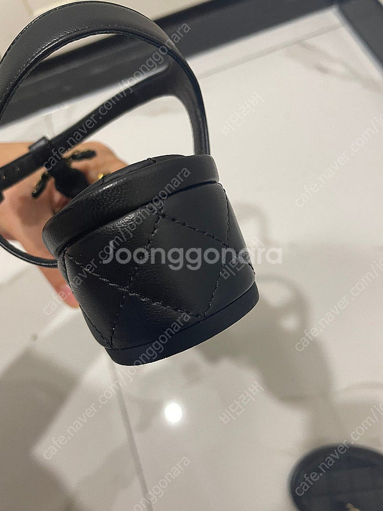 샤넬 로고 샌들--0