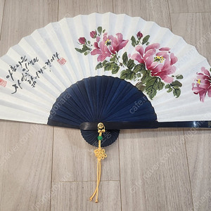 수제 문인화 부채(붉은 꽃 종류) 개당 만원에 판매합니다