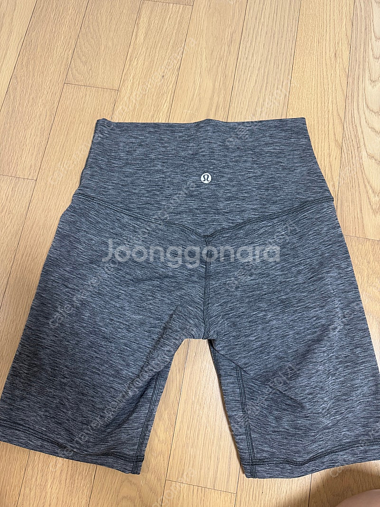 룰루레몬 얼라인 8인치 4사이즈 쇼츠--1