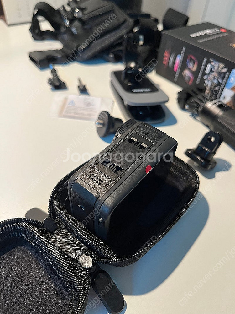 인스타 360 에이스프로2 듀얼배터리 팩+가슴마운트등등--5