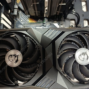 라이젠 5800X 32G RTX3060TI NVME 1TB 700W본체 특SS상태