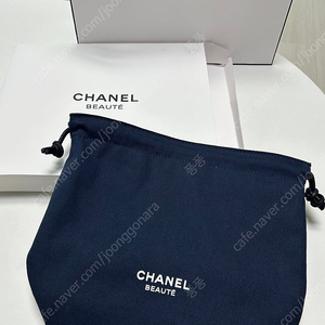 새상품 샤넬 파우치 가방 + 쇼핑백 45000원