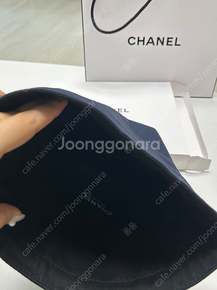 새상품 샤넬 파우치 가방 + 쇼핑백 45000원--3