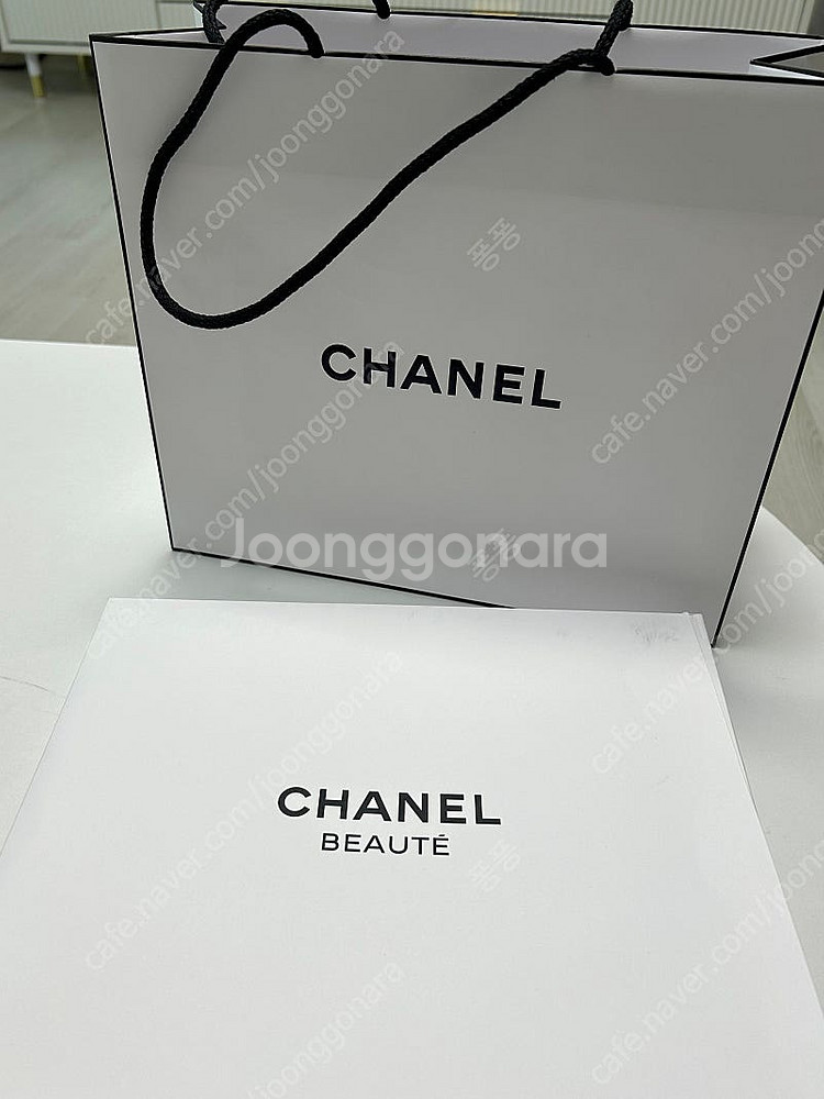 새상품 샤넬 파우치 가방 + 쇼핑백 45000원--5