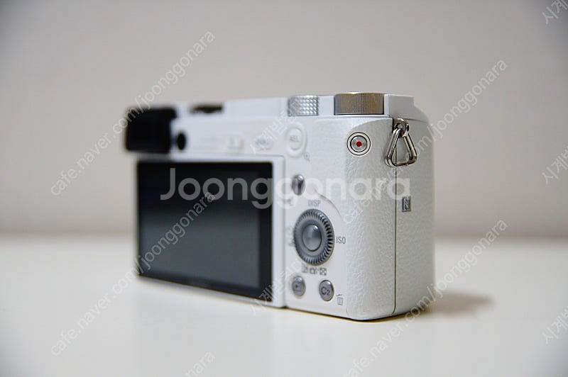소니 A6000 화이트 2,028컷 팝니다.--3