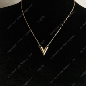 [새상품,선물박스포장]V자 골드 목걸이(귀걸이 반지 팔찌 담수 진주 샤넬 14k 18k 925실버 반클리프 스와로브스키 구찌 까르띠에 에르메스 티파니앤코 입생로랑 루이비통 불가리