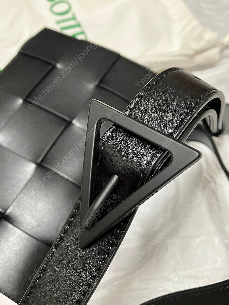 보테가베네타 737950 8966 레더 카세트백 매트 블랙--1