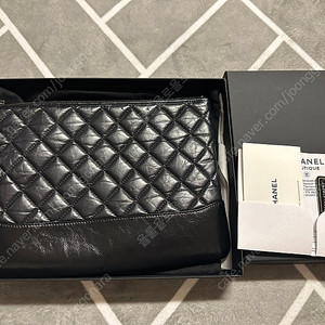 (정품) 샤넬 가브리엘 클러치 미듐 사이즈 판매합니다