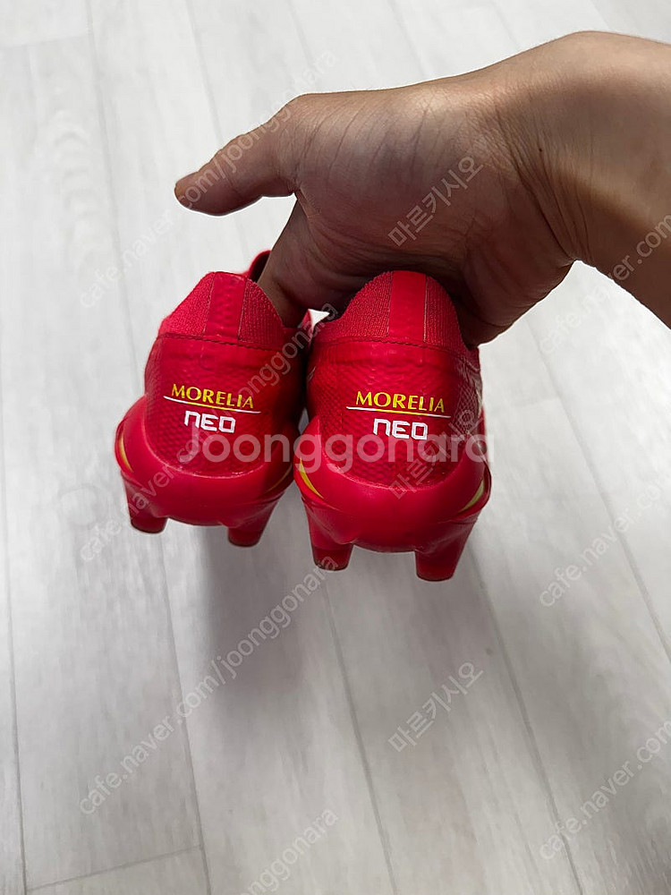 미즈노 모렐리아 네오4 베타 엘리트 MD 240 축구화--3