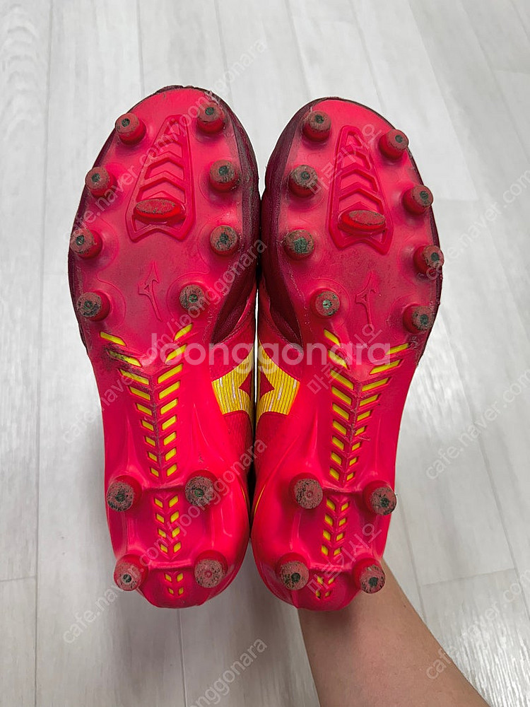 미즈노 모렐리아 네오4 베타 엘리트 MD 240 축구화--4