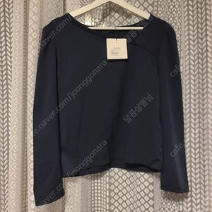 새상품 오조크 네이비 블라우스