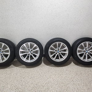 BMW 3시리즈 F바디 395 휠 17인지 30만 판매합니다.