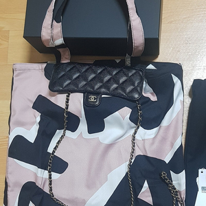 샤넬 클래식 캐비어 폴더블 체인 토트백 판매해요