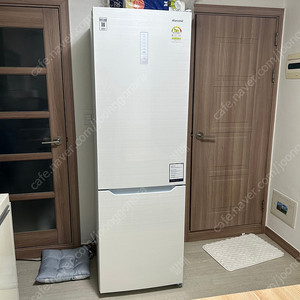 캐리어 302L 냉장고 KRNC302WEI1 화이트 냉장고 1년 사용 12만원 팝니다