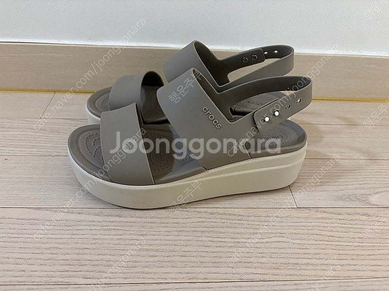 크록스 브루클린 웨지 240--1