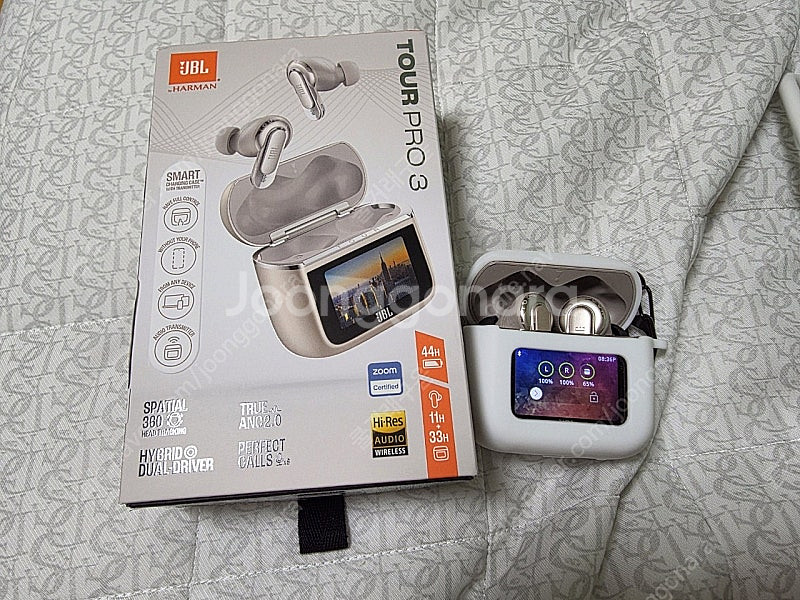 JBL TOUR PRO 3 라떼 팝니다.--0