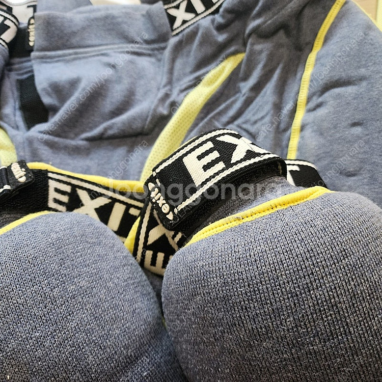 exit 엉덩이무릎 보호대 L사이즈 판매합니다--2