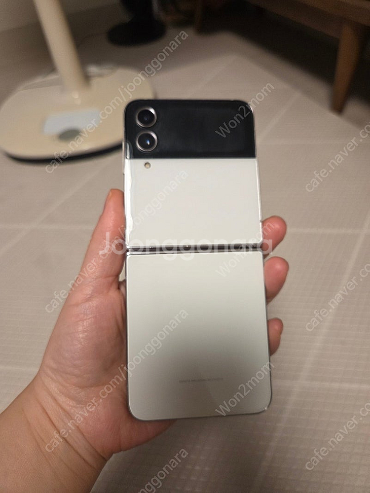 갤럭시제트플립4--1