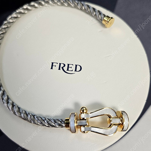 Fred Force 10 프레드 포스텐 팔찌 18K 옐로 골드 및 화이트 마더 오브 펄 라지 모델
