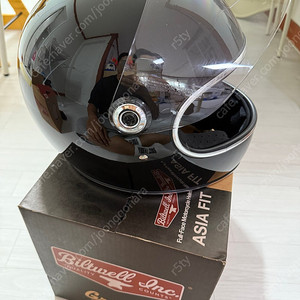 빌트웰 글로스블랙 헬멧 S급 팝니다