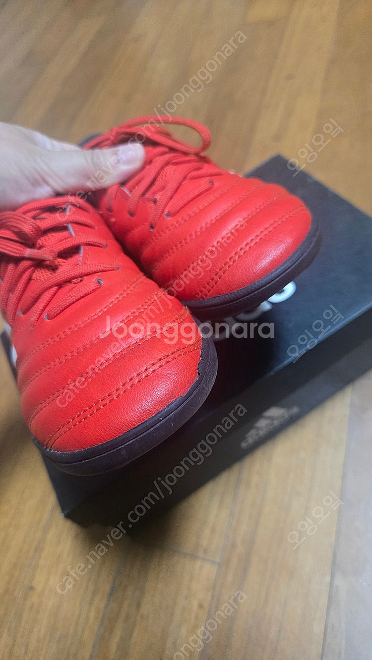 아디다스 풋살화/ 축구화 210사이즈 . 택포 2만원--7