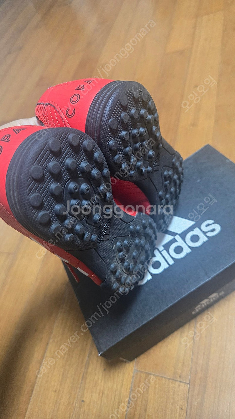 아디다스 풋살화/ 축구화 210사이즈 . 택포 2만원--8