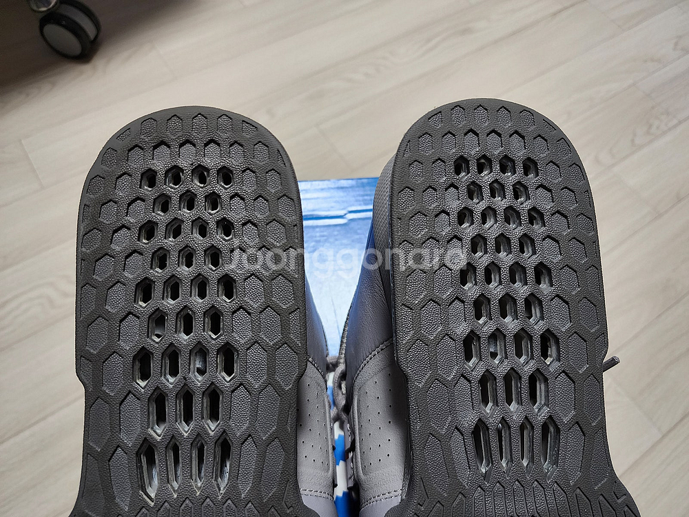 [가격인하]나이키 로말레오3 XD 회/핑 255cm / 아디다스 파워리프트5 그레이 260cm 판매--5