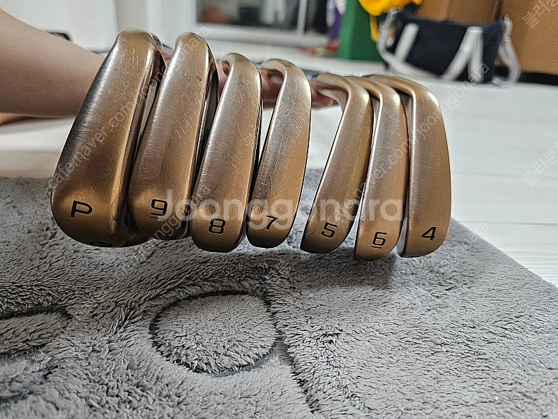 코브라 포지드텍 쿠퍼 황동 아이언 4-p 판매합니다--1
