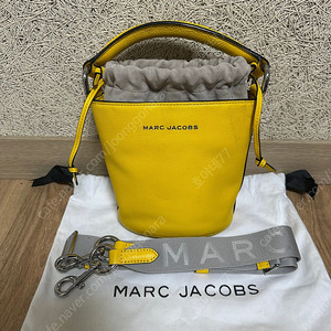 마크제이콥스 미니 버킷 (색이 너무 예뻐요)