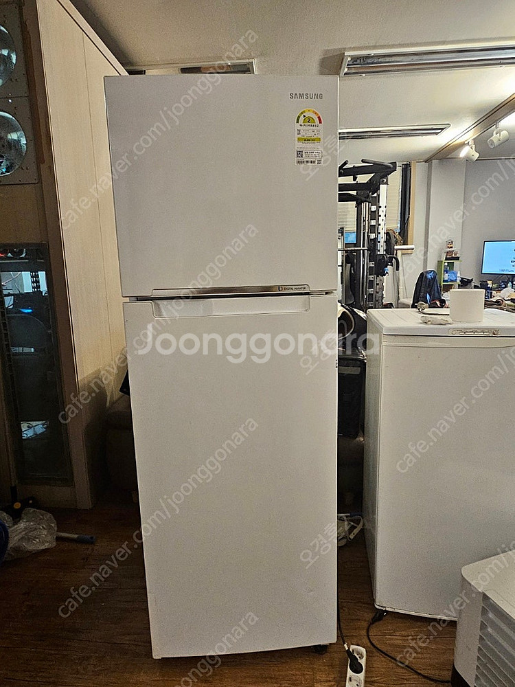 삼성 255리터 냉장고 팝니다.--0