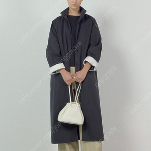 어그스트 롱트렌치코트 (블랙) 택포