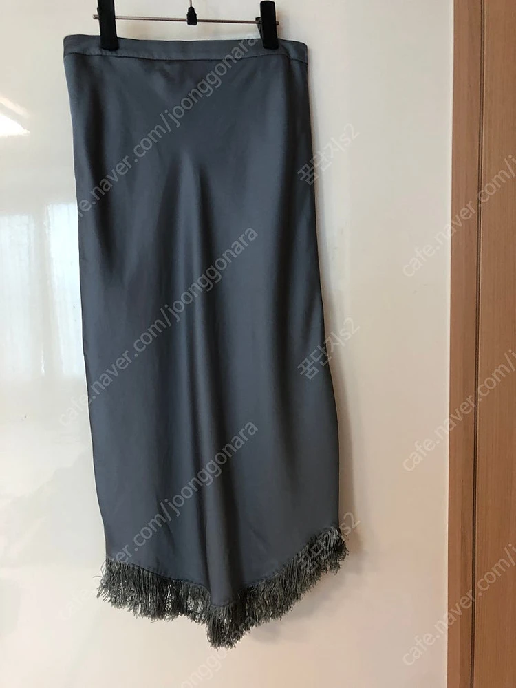 한섬 시스템 새틴 수술 롱 스커트 치마 경조사 결혼식 하객룩 올드머니룩 SYSTEM 이미지