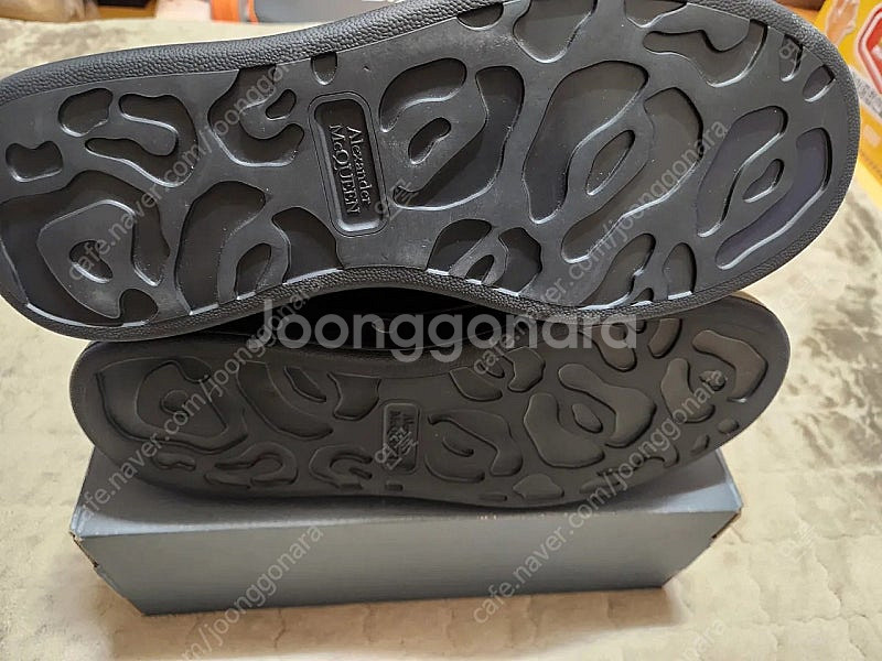 새제품 남성 알렉산더맥퀸 오버솔 280사이즈--4